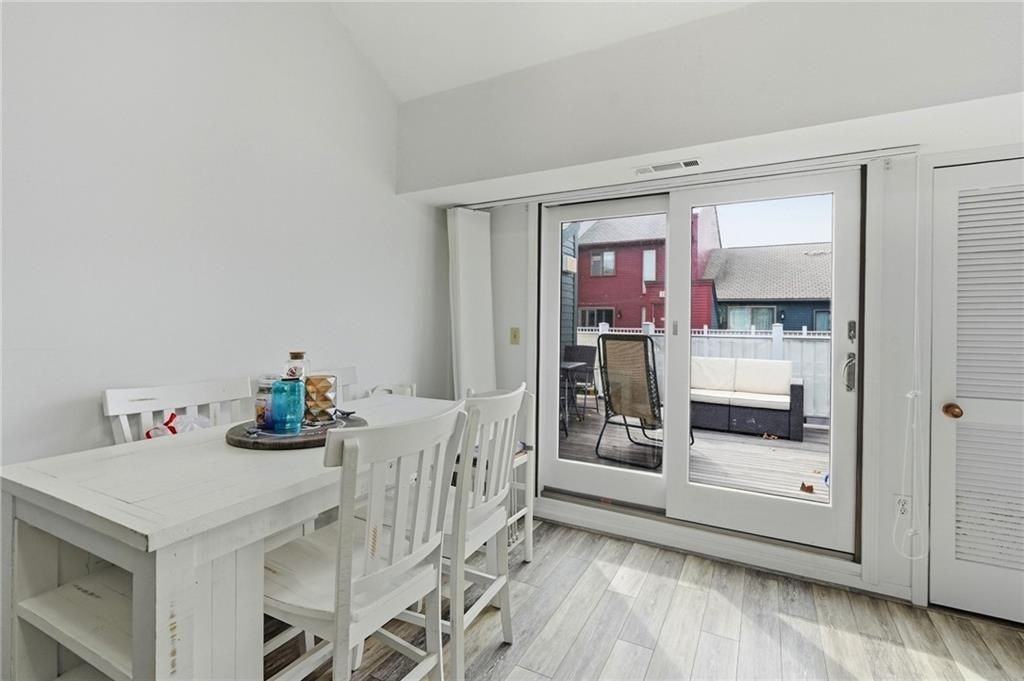 122 Swinburne Row ##2 - Photo 2 of 29