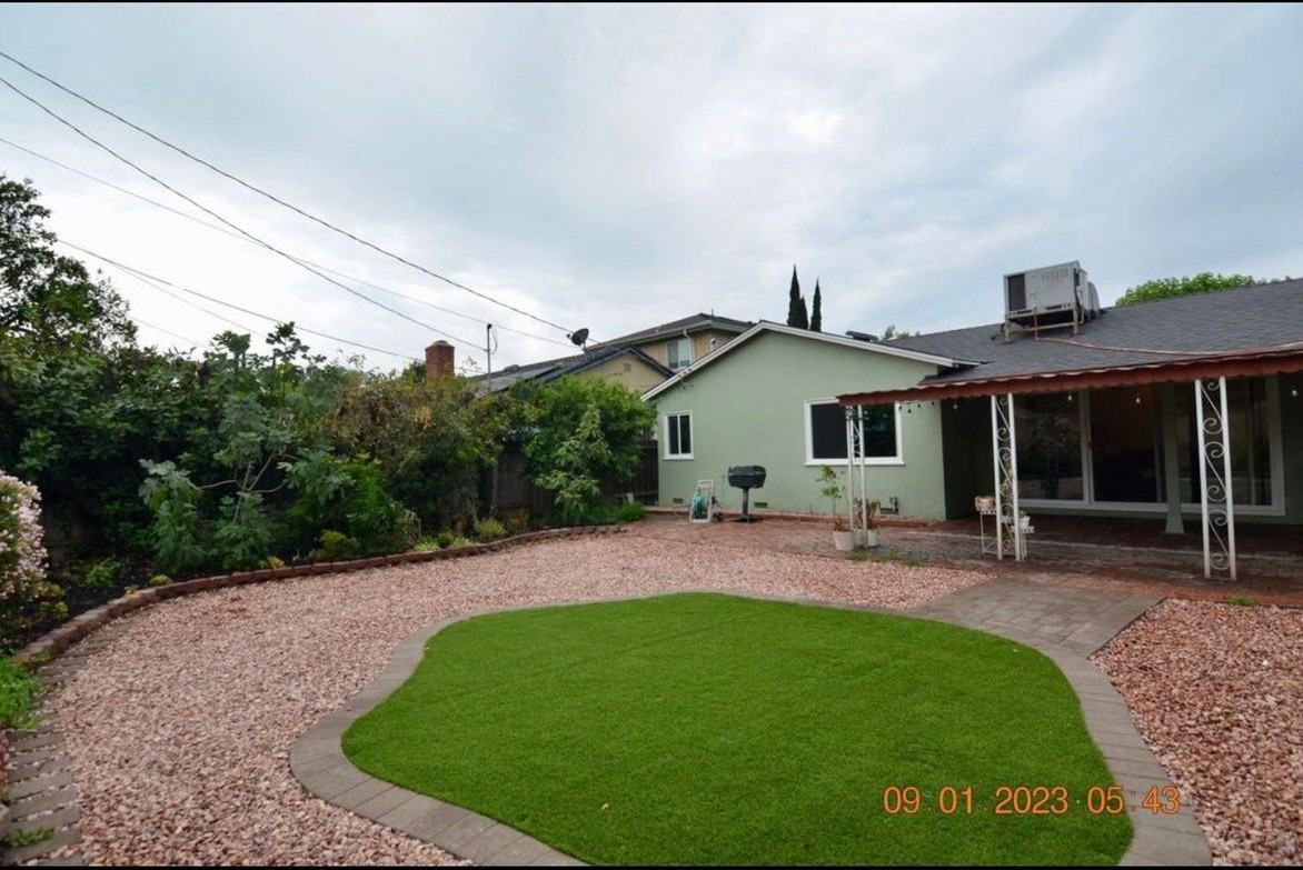7044 Whitaker Ave - Photo 6 of 31