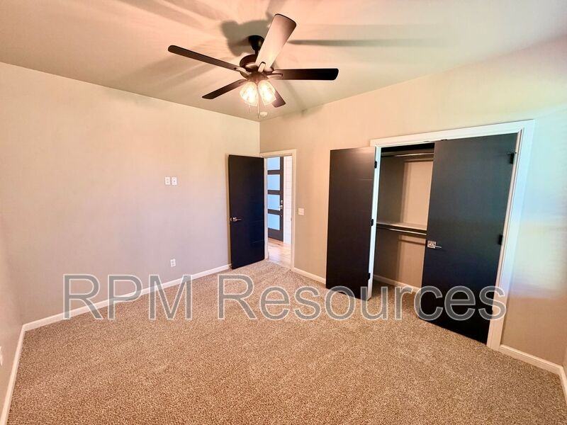 5720 Copper Stone Ct - Photo 7 of 37
