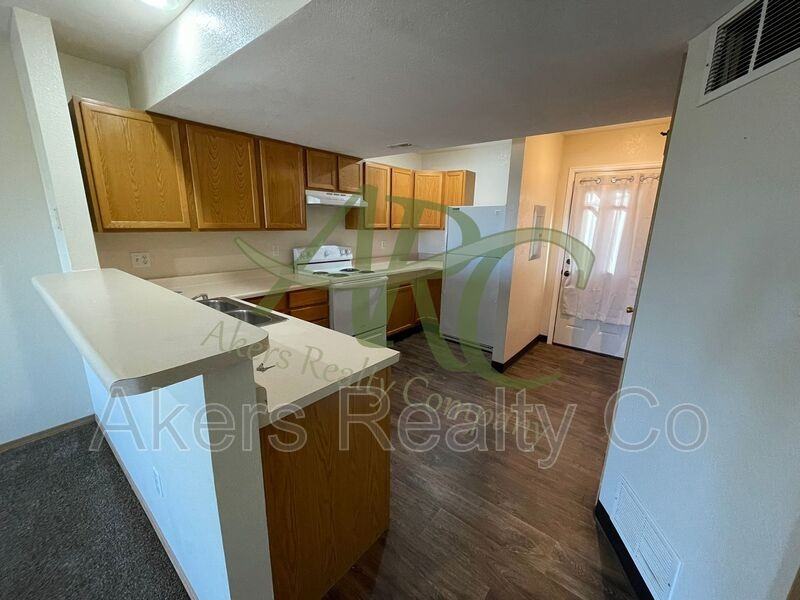 190 E Spaulding Ave - Photo 4 of 13