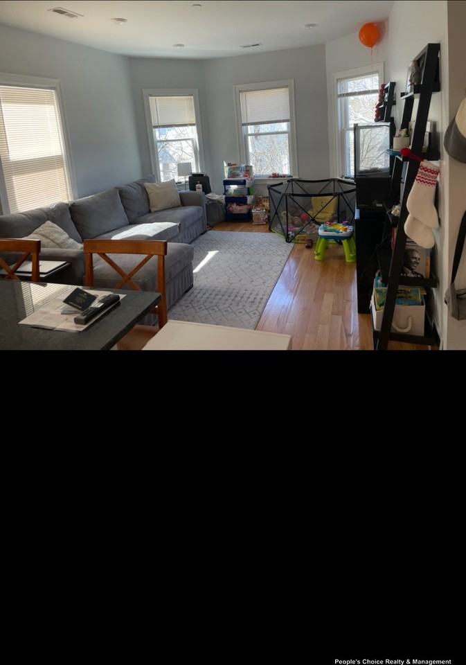 106 Franklin St #2 - Photo 3 of 8