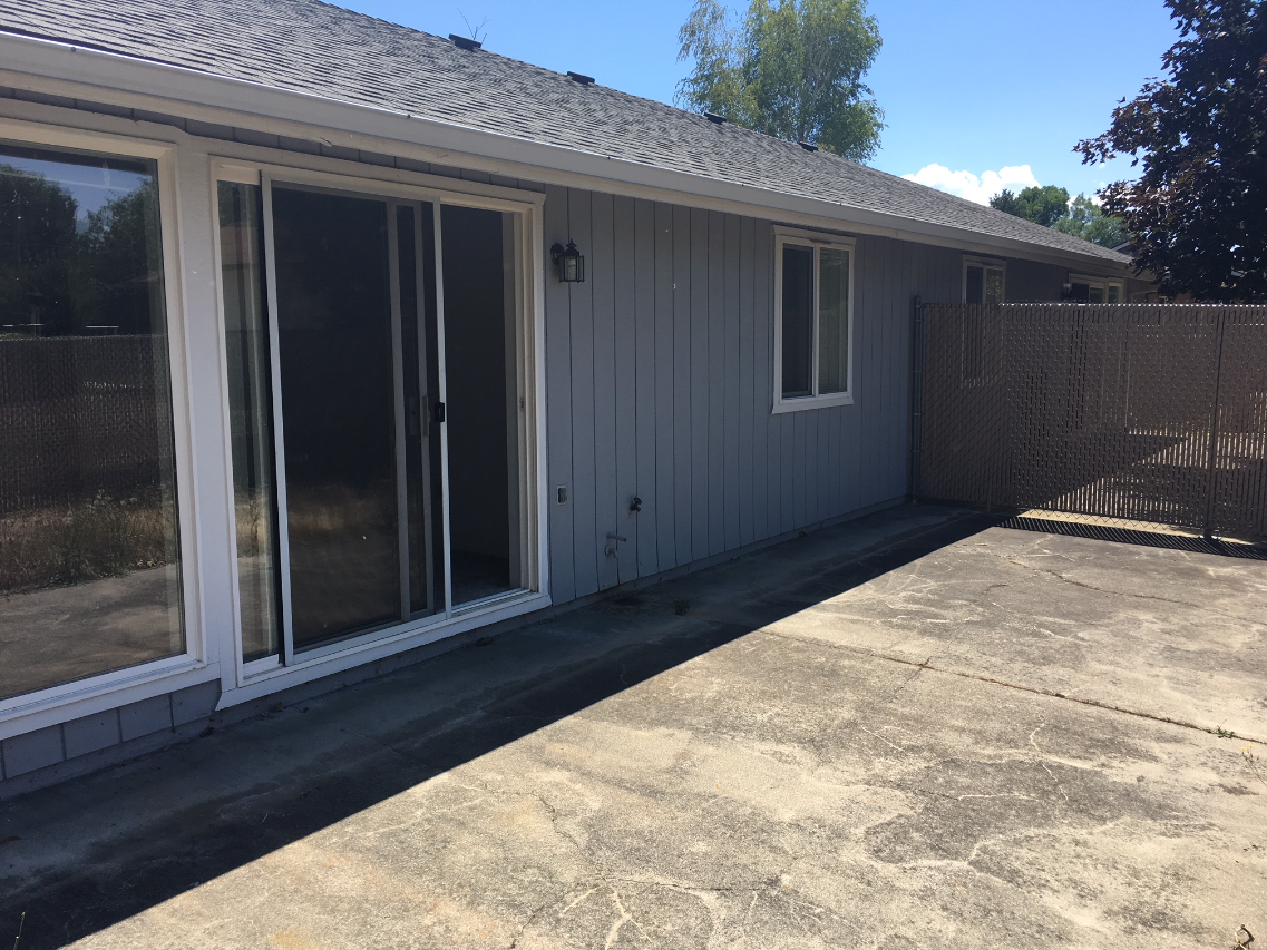 1376 Kokanee Ln - Photo 3 of 3