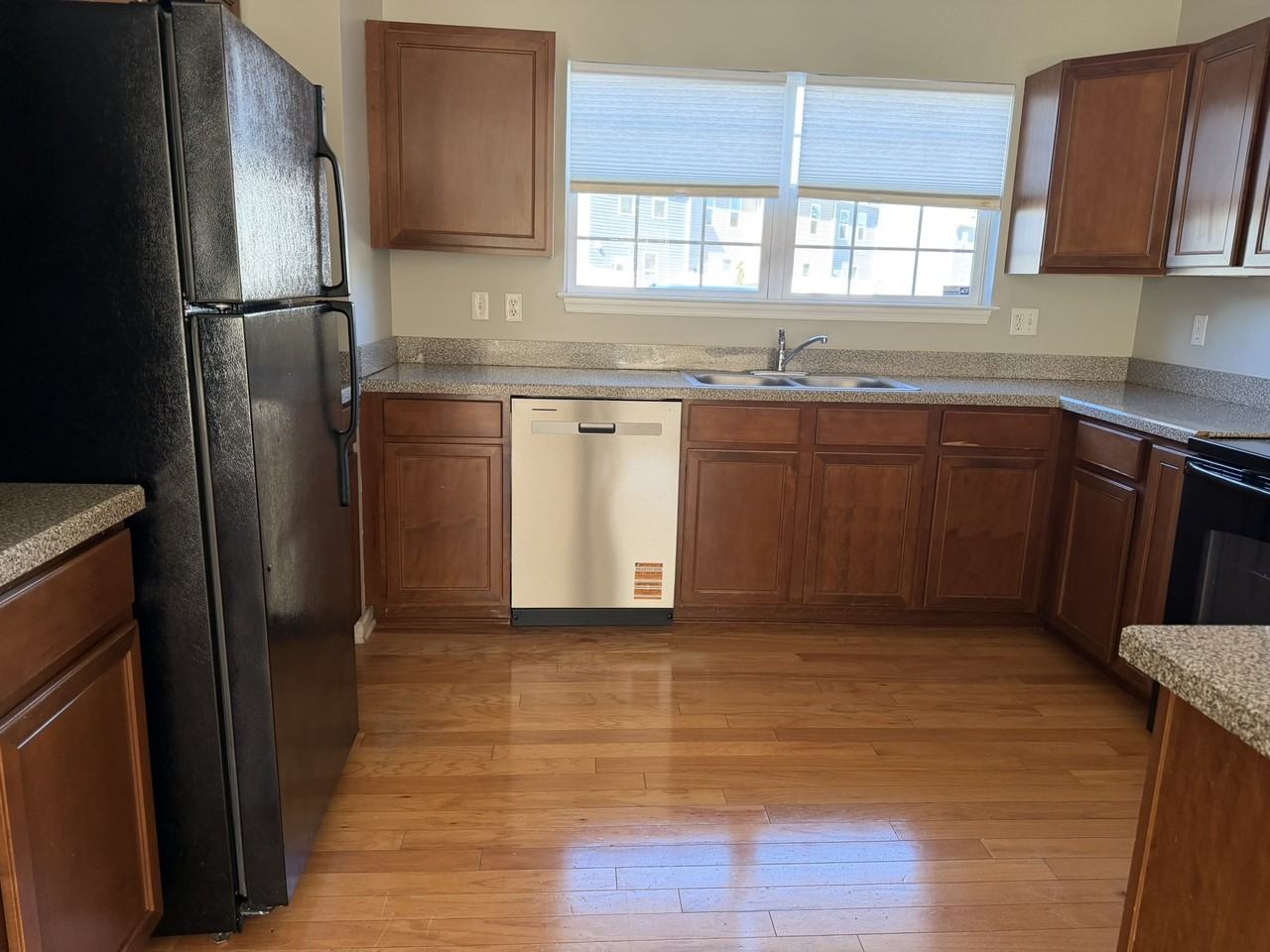 1140 Fairview Ln - Photo 2 of 17