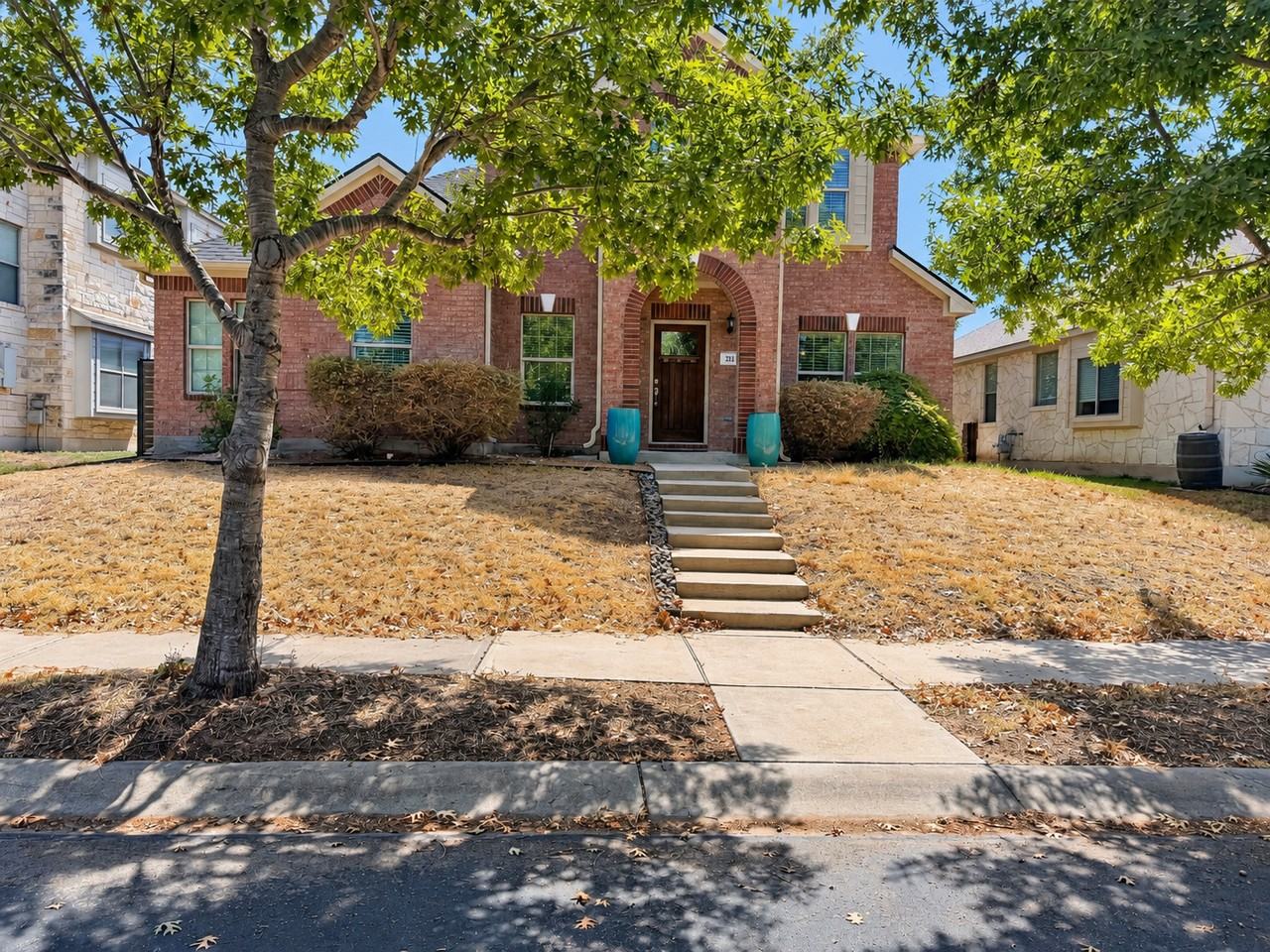 311 Sycamore St - Photo 2 of 5