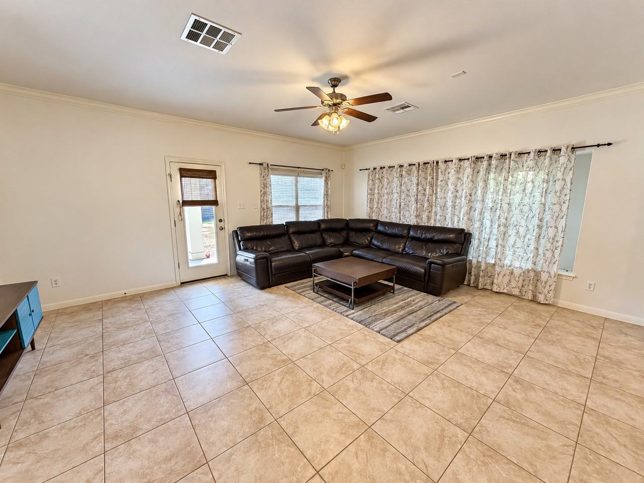 311 Sycamore St - Photo 5 of 5