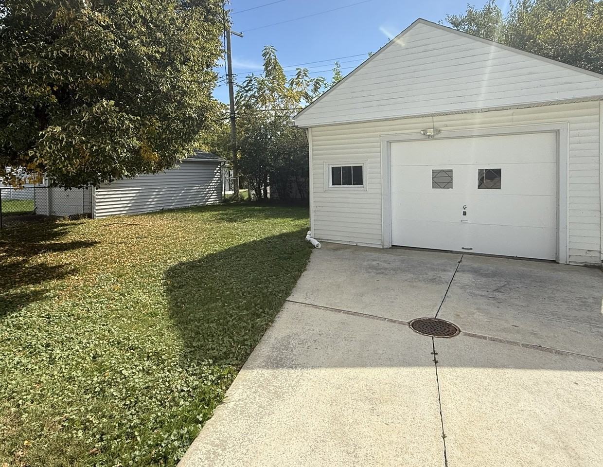 21300 Wilmore Ave - Photo 3 of 18
