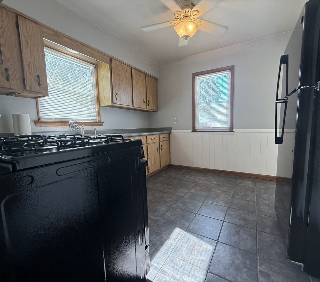 21300 Wilmore Ave - Photo 4 of 18