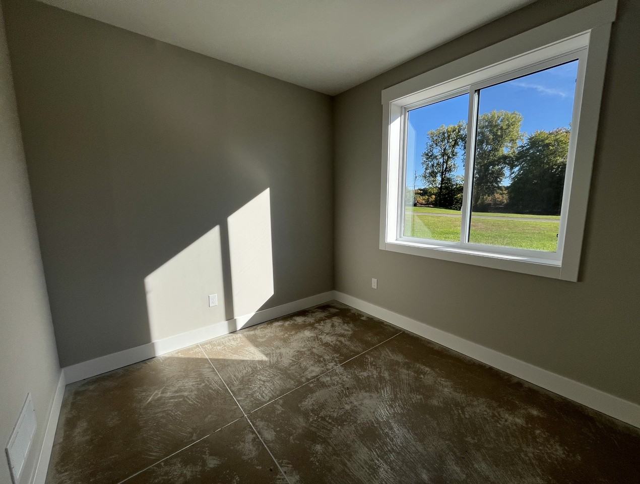 291 Sunset Dr - Photo 5 of 18