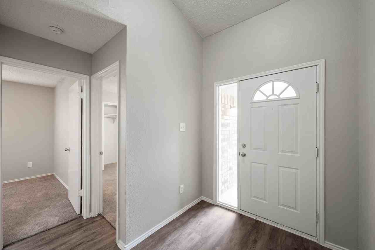 6206 Fernwood Dr - Photo 3 of 28