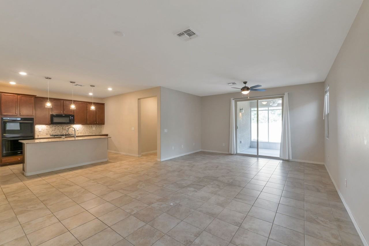 8708 N Rome Ct - Photo 3 of 17