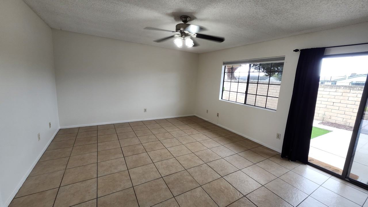 524 Crosby Dr - Photo 4 of 21