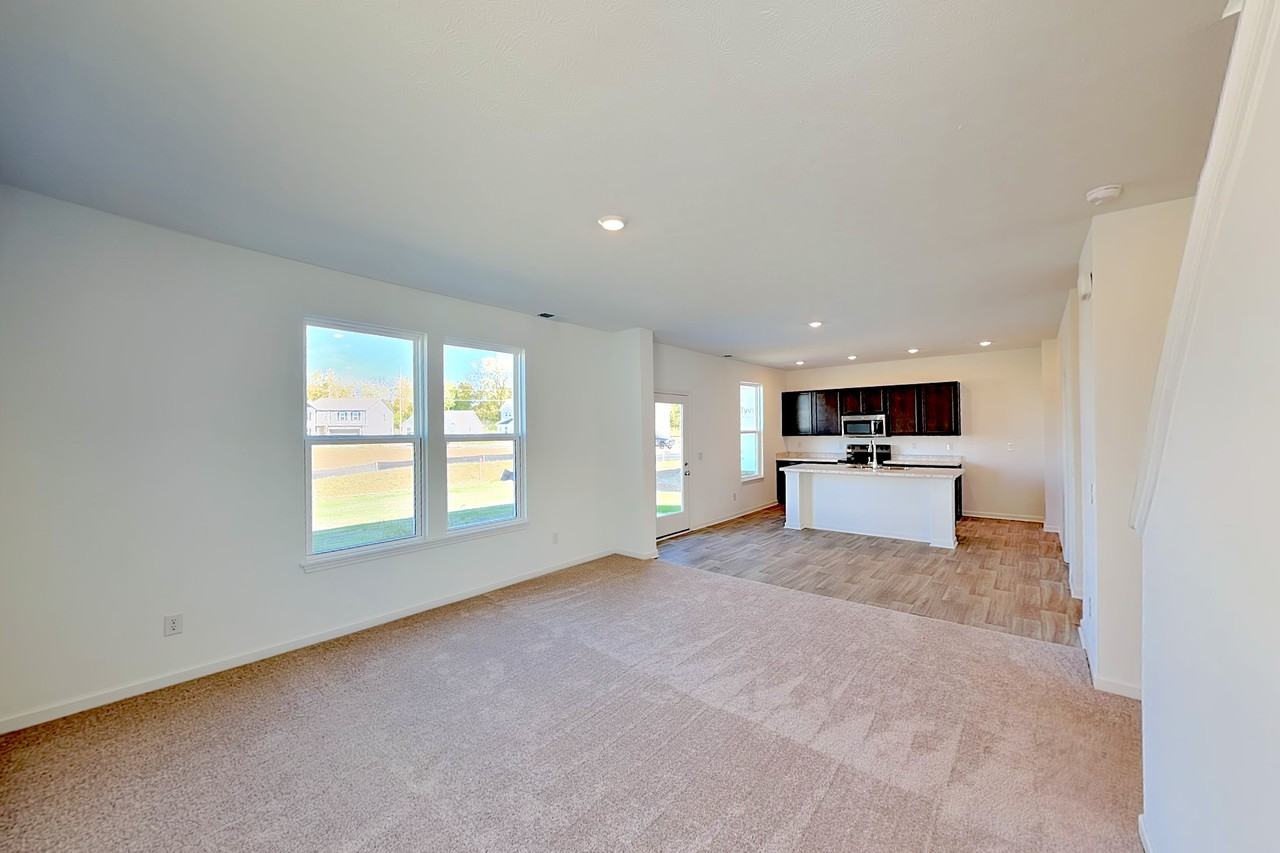 2032 Oak Terrace Dr - Photo 3 of 16