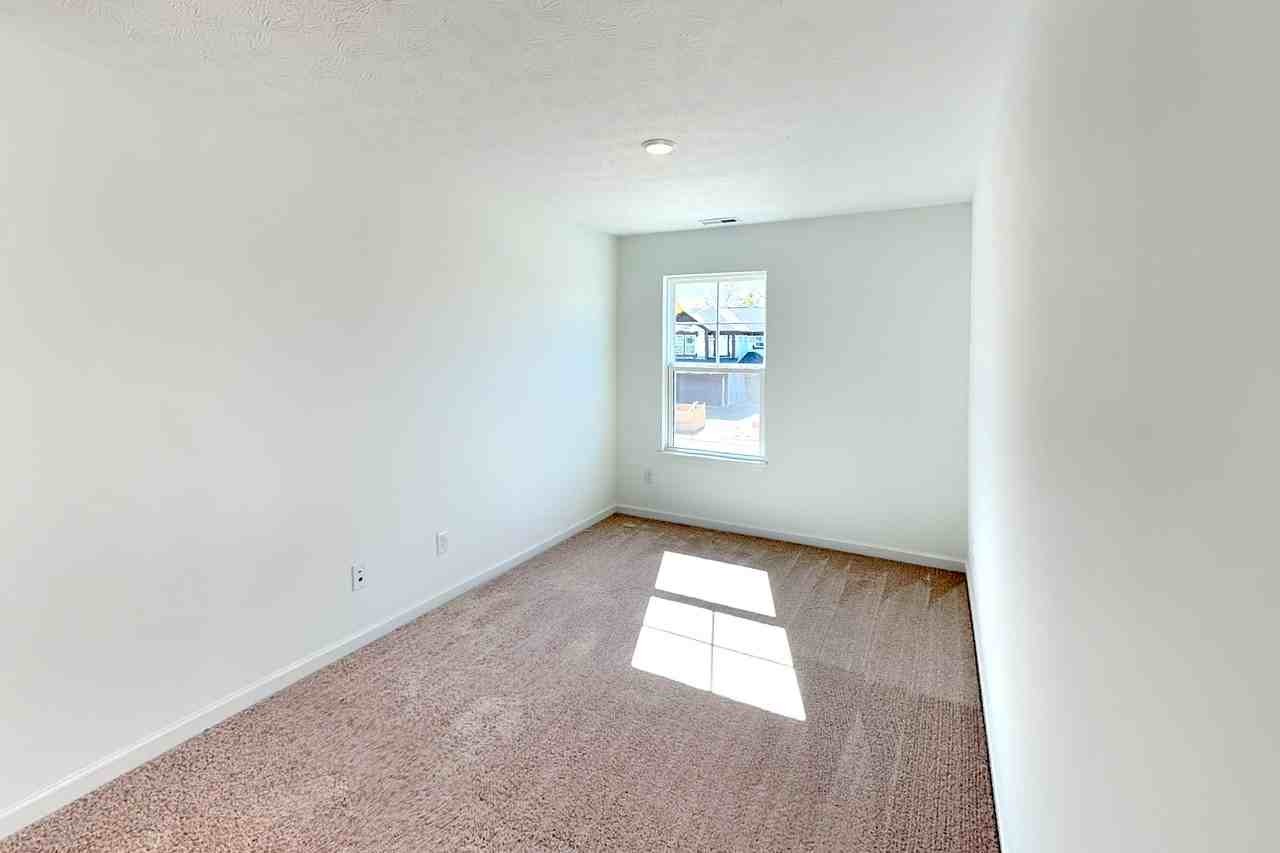 2032 Oak Terrace Dr - Photo 5 of 16