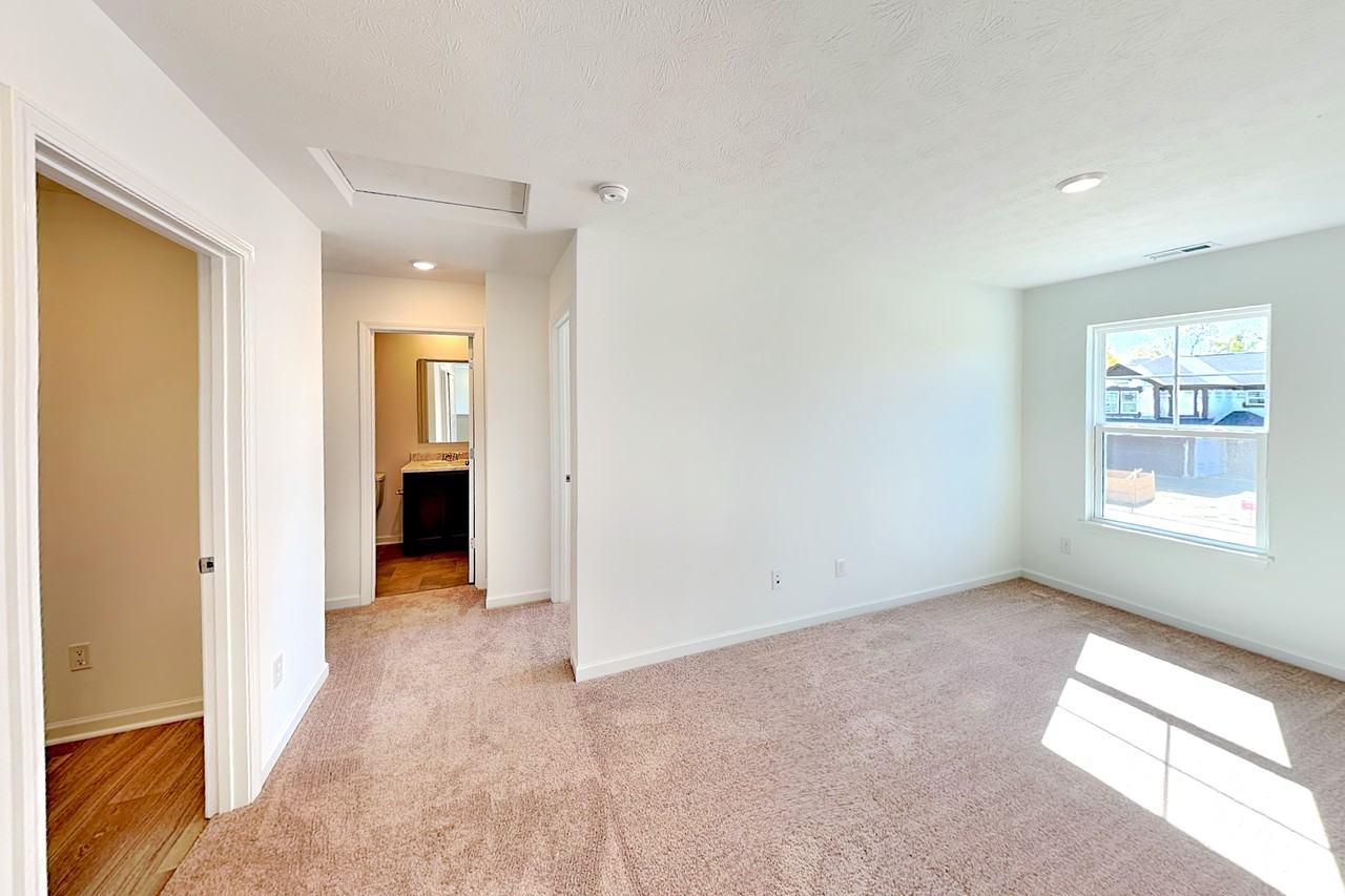 2032 Oak Terrace Dr - Photo 6 of 16