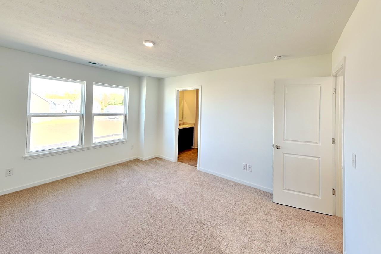 2032 Oak Terrace Dr - Photo 7 of 16