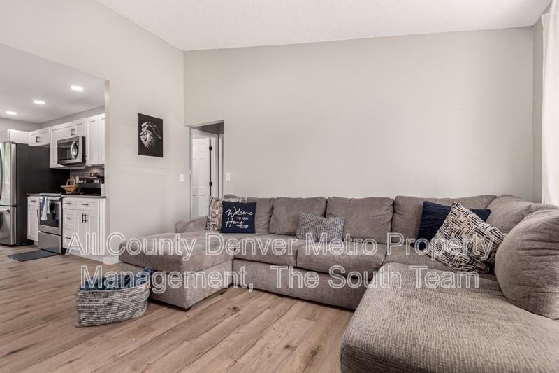 21550 E Alamo Pl - Photo 5 of 38