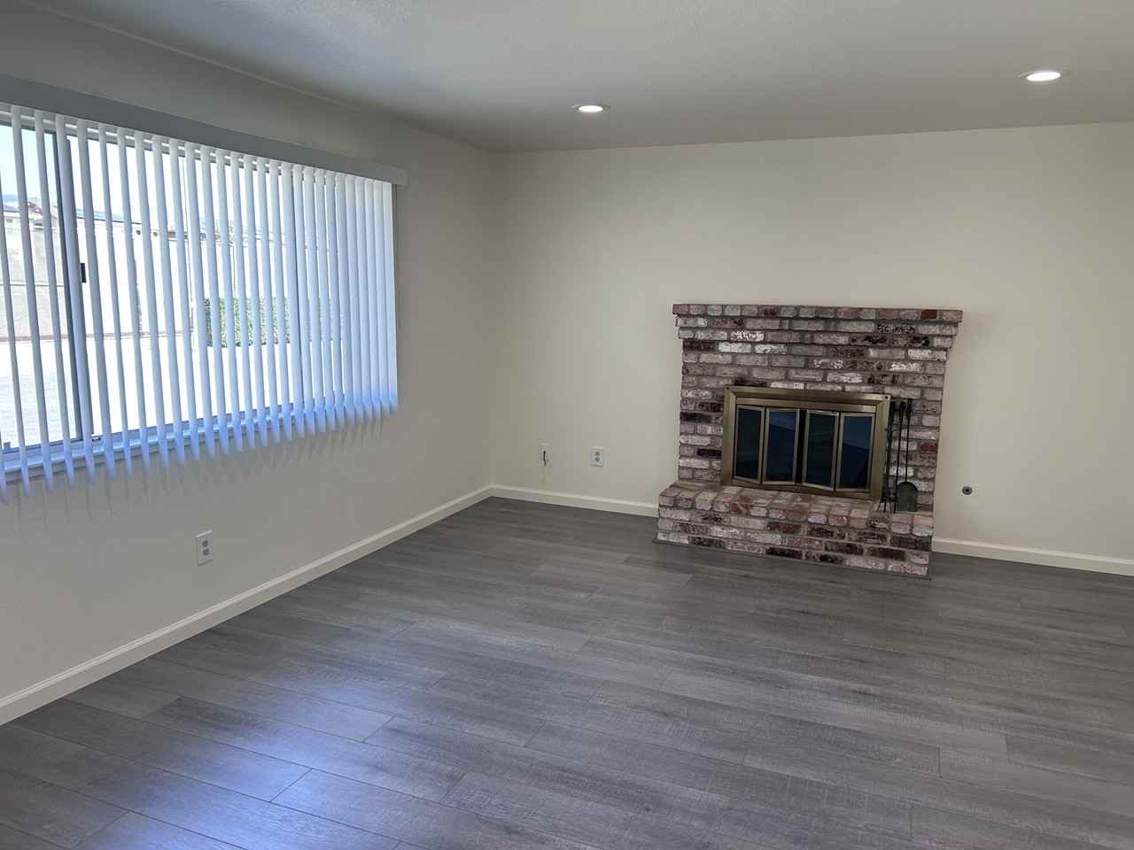 745 Cedar Dr - Photo 4 of 15