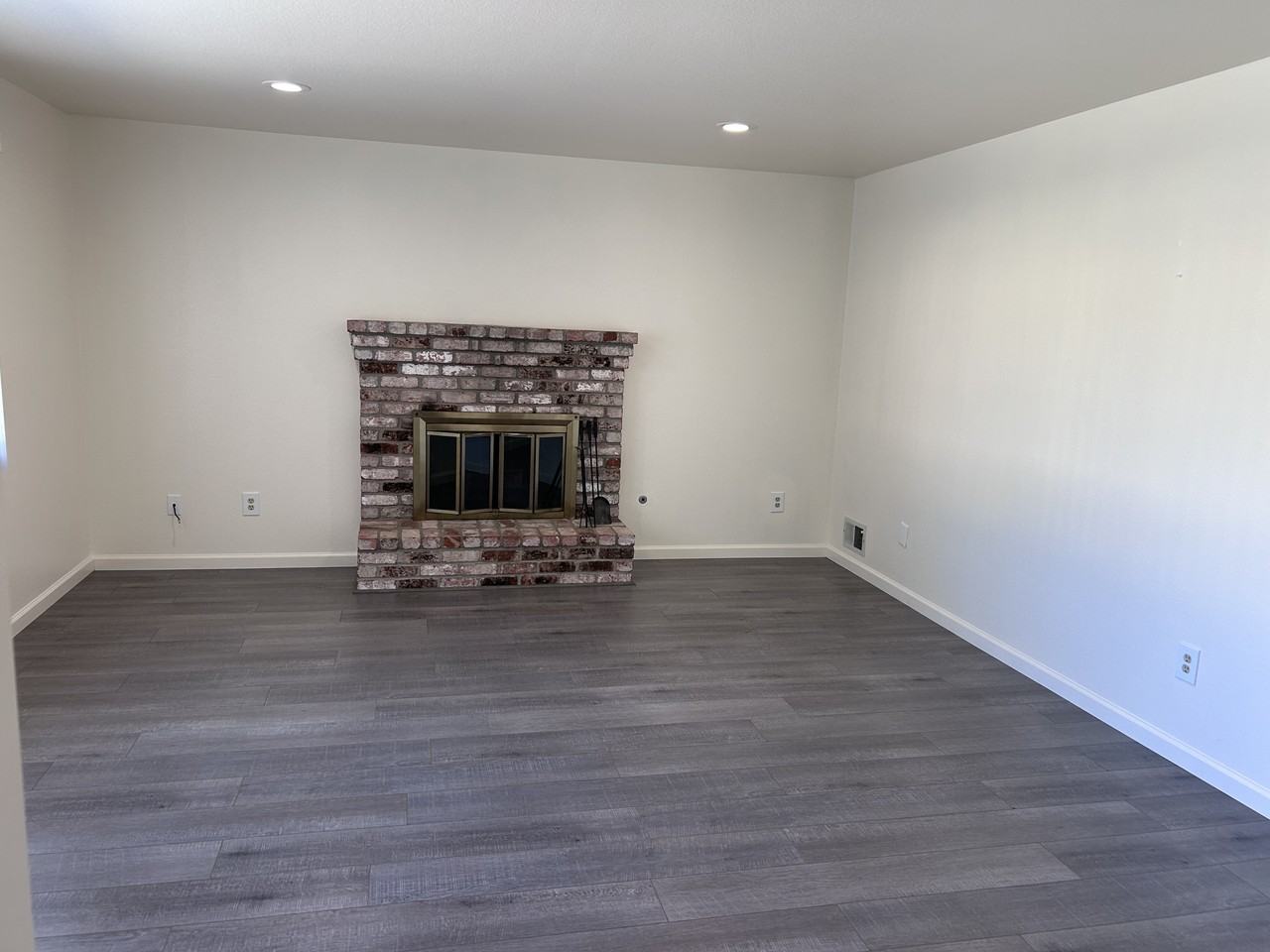 745 Cedar Dr - Photo 5 of 15