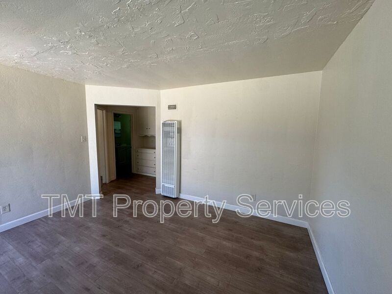 2530 S St #9 - Photo 3 of 15