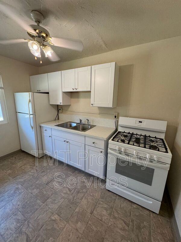 2530 S St #9 - Photo 4 of 15