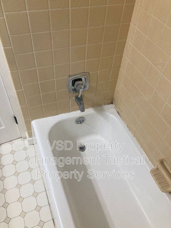 25771 Drakefield Ave - Photo 5 of 17