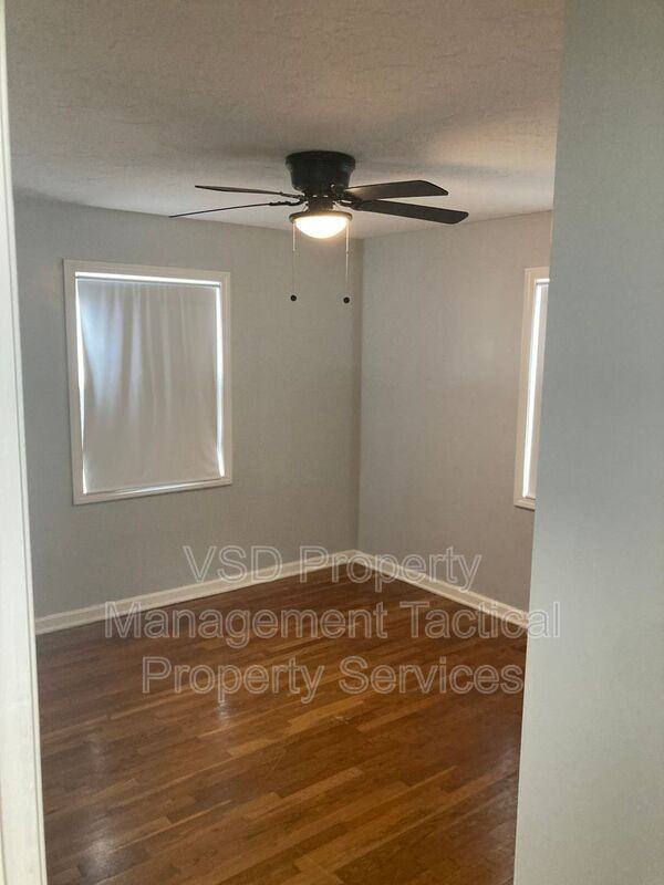 25771 Drakefield Ave - Photo 6 of 17
