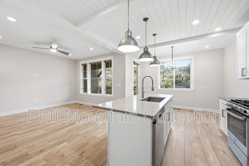 1108 W Wasatch Spring Rd - Photo 4 of 26