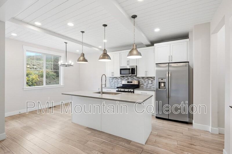 1108 W Wasatch Spring Rd - Photo 5 of 26