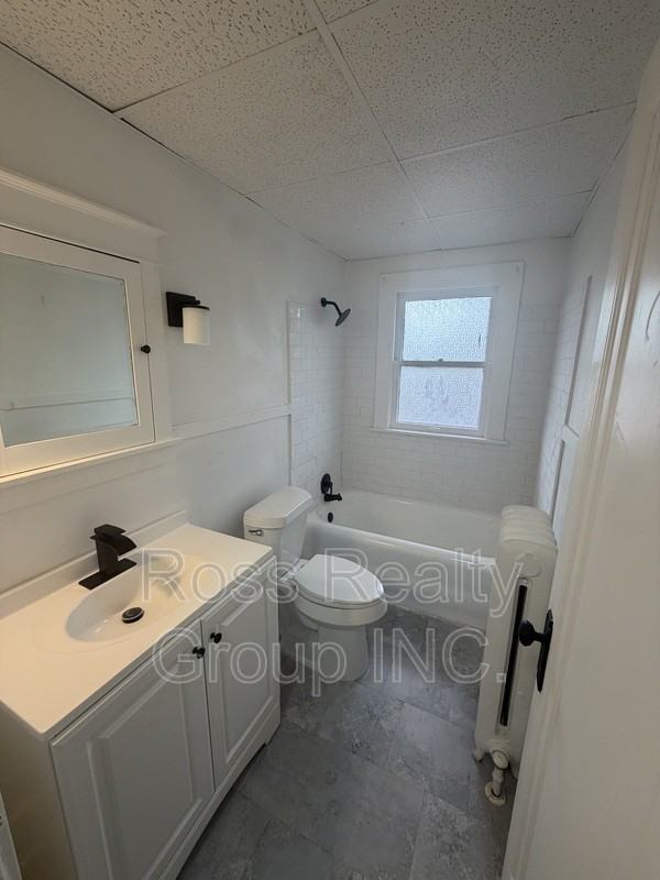 1940 Crosswell Pl #2 - Photo 4 of 9