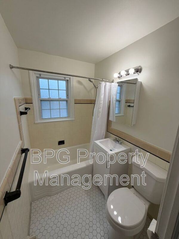 5721 11th St N #8 - Photo 3 of 21