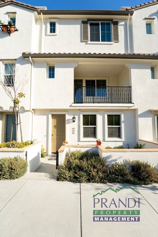 906 Rockview Rd - Photo 2 of 22