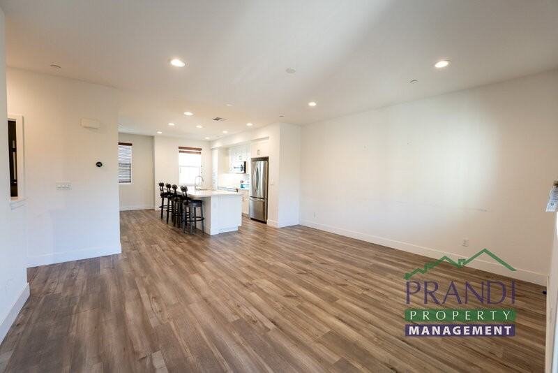 906 Rockview Rd - Photo 5 of 22