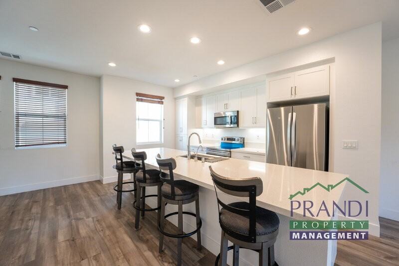906 Rockview Rd - Photo 7 of 22