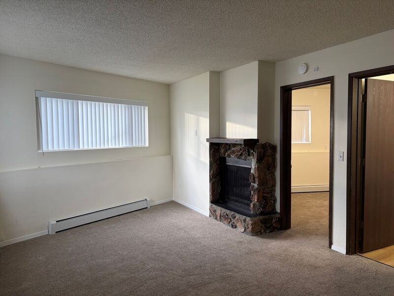 907 W 27th Ave #5 - Photo 3 of 6