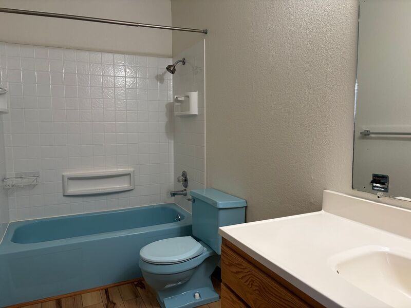 907 W 27th Ave #5 - Photo 6 of 6