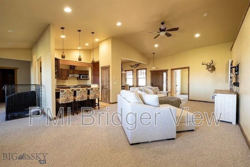 413 Garnet Mountain Way - Photo 7 of 44