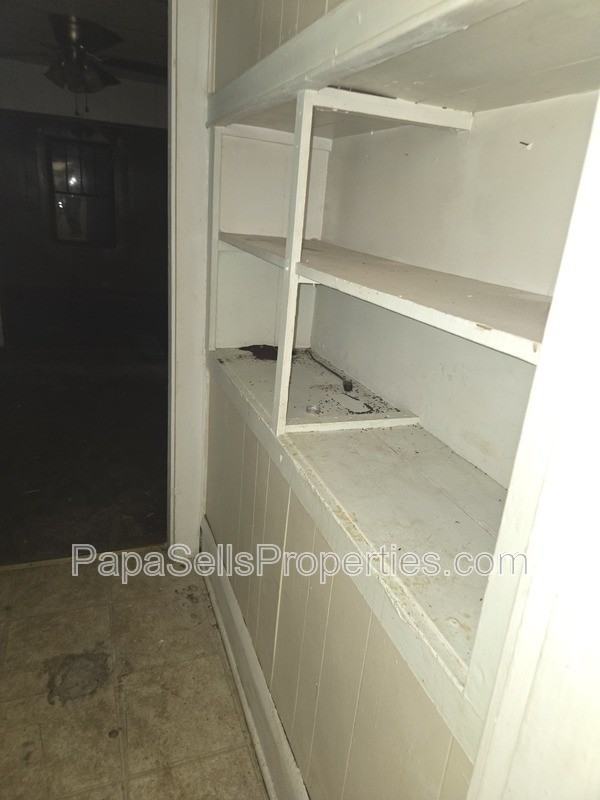136 Illinois St - Photo 6 of 13