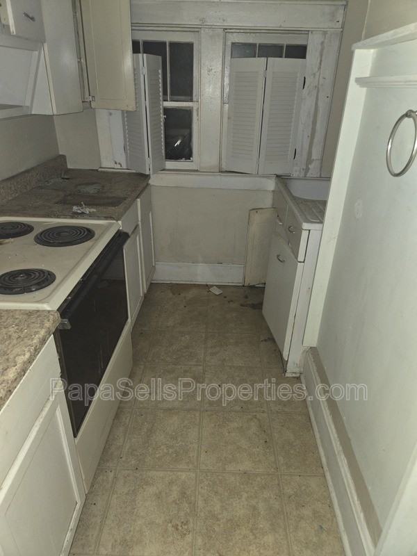 136 Illinois St - Photo 7 of 13