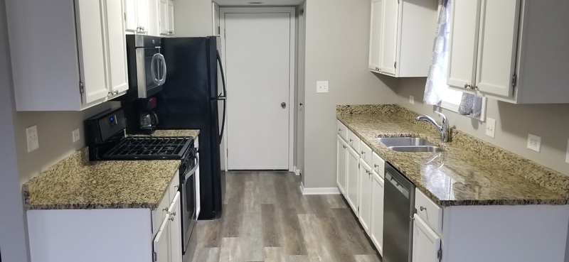 1290 Sandhurst Ln - Photo 2 of 5