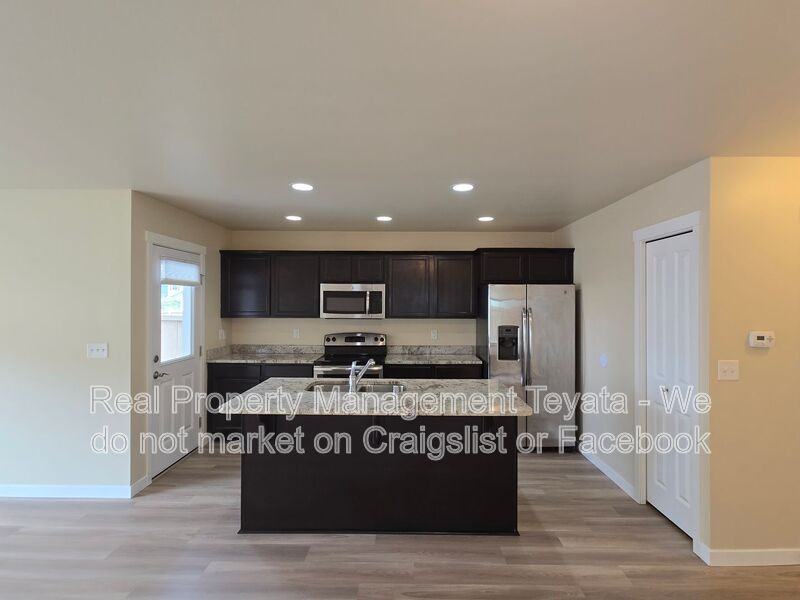 4741 Parker St - Photo 7 of 29