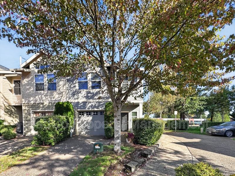2200 Ne Redelfs Way - Photo 2 of 17