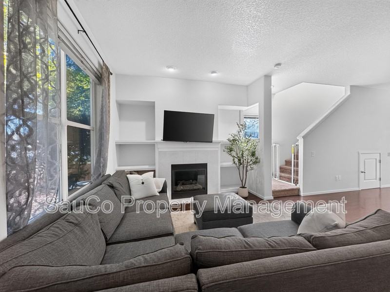 2200 Ne Redelfs Way - Photo 5 of 17