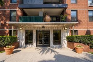 featured image of 2277 Homecrest Ave #3D