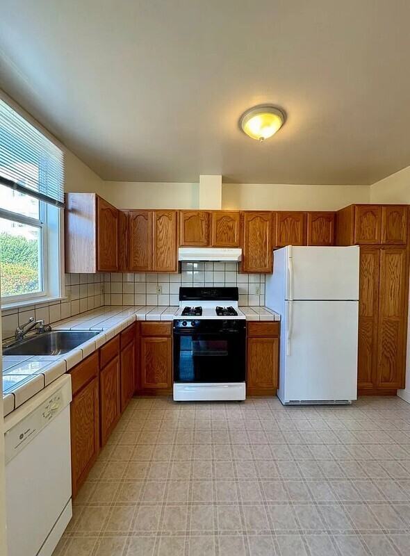 1344 Chestnut St #1344A - Photo 6 of 14