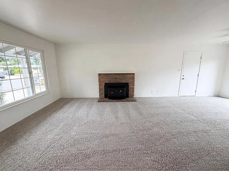 648 Lewis Avenue - Photo 5 of 9