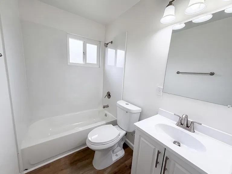 648 Lewis Avenue - Photo 7 of 9
