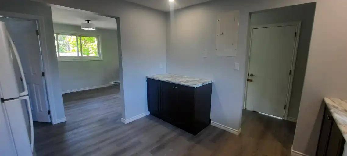 711 Brown St #2 - Photo 3 of 8