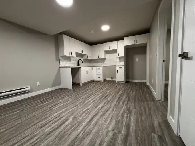 815 Brighton Blvd #B - Photo 2 of 7