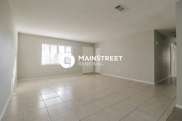 1875 Fairlane Dr - Photo 3 of 16