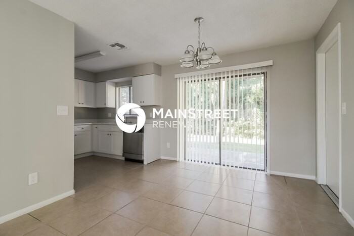 1875 Fairlane Dr - Photo 4 of 16